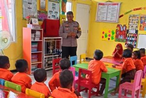 Polsek Kalimanah Beri Penyuluhan Siswa TK Pertiwi Karangpetir