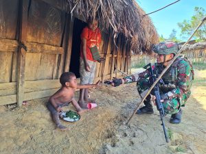 Jalin Kebersamaan dan Silaturahmi, Satgas Yonif 641/Bru Laksanakan Komunikasi Sosial Di Kampung Napua