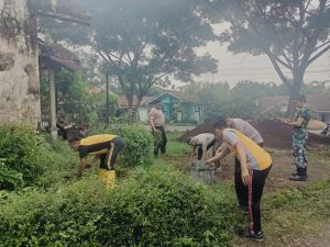 Polsek Kejobong Siapkan Lahan untuk Dukung Ketahanan Pangan
