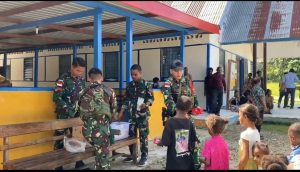Pos Kramongmongga Yonif 642/Kps Satgas Pamtas Kewilayahan RI-PNG Berikan Pelayanan Kesehatan Gratis di Distrik Kramongmongga