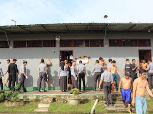 Jelang Malam Pergantian Tahun, Rutan Rengat Kembali Gelar Penggeledahan Kamar Hunian Warga Binaan QQ