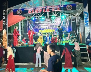 Gerakan pemuda Walahar 7.2 ( GEMPAR )Bersama H.Deby Mengelar seni Budaya dan makan bersama Di akhir Tahun 2024 Menyambut 2025